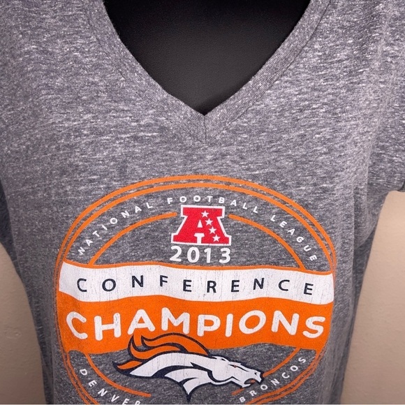 XL 2013 DENVER BRONCOS VNECK GREY TSHIRT TEE WOMENS NFL FOOTBALL - Picture 7 of 12